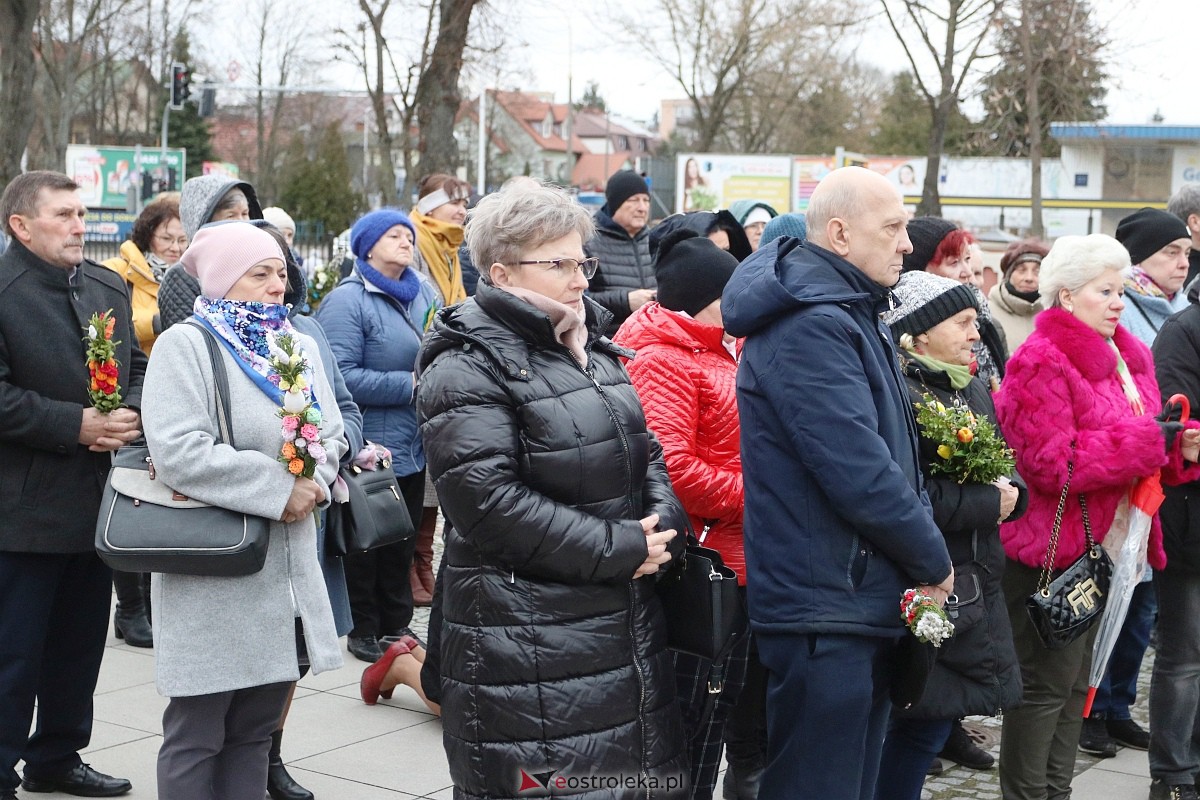 Biały Marsz w hołdzie Janowi Pawłowi II w sanktuarium św. Antoniego [02.04.2023] - zdjęcie #6 - eOstroleka.pl