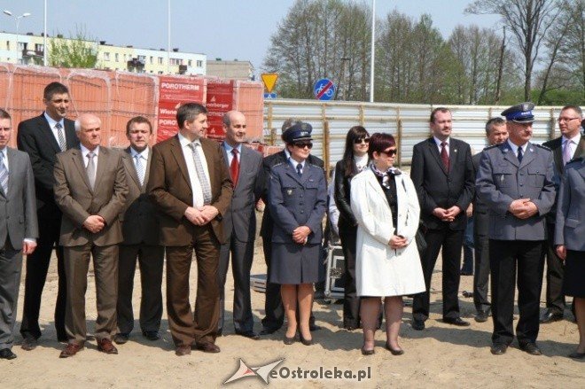 wmurowanie aktu erekcyjnego pod KMP (28.04.2011) - zdjęcie #28 - eOstroleka.pl