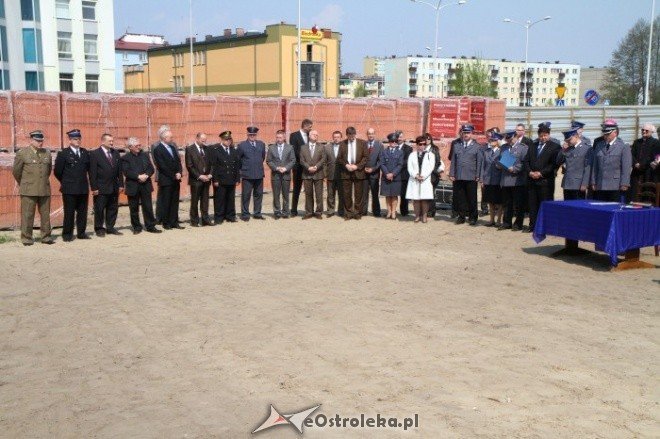 wmurowanie aktu erekcyjnego pod KMP (28.04.2011) - zdjęcie #22 - eOstroleka.pl