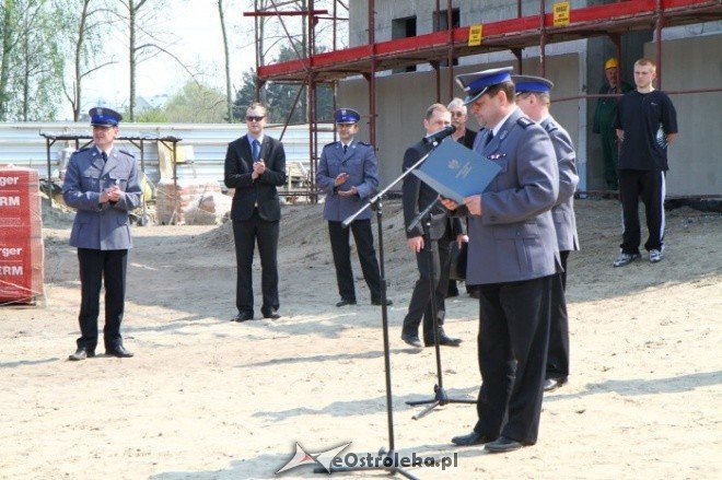 wmurowanie aktu erekcyjnego pod KMP (28.04.2011) - zdjęcie #21 - eOstroleka.pl