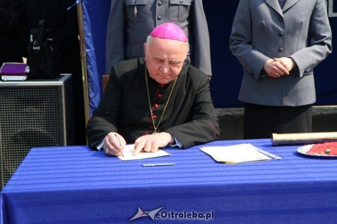 wmurowanie aktu erekcyjnego pod KMP (28.04.2011) - zdjęcie #17 - eOstroleka.pl