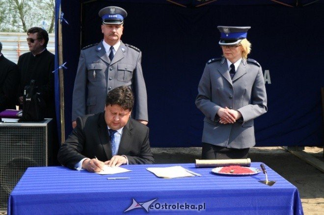 wmurowanie aktu erekcyjnego pod KMP (28.04.2011) - zdjęcie #60 - eOstroleka.pl