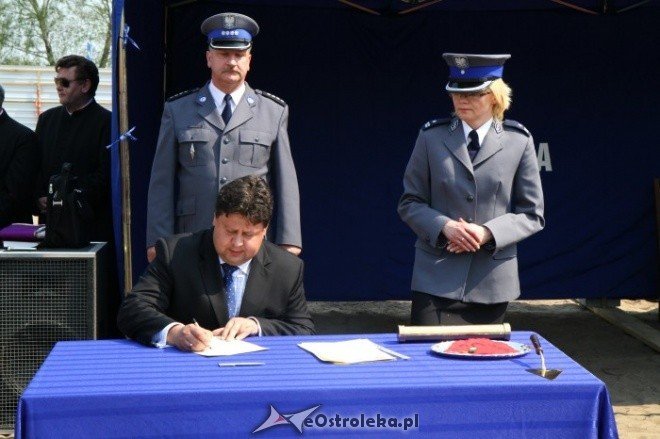 wmurowanie aktu erekcyjnego pod KMP (28.04.2011) - zdjęcie #14 - eOstroleka.pl
