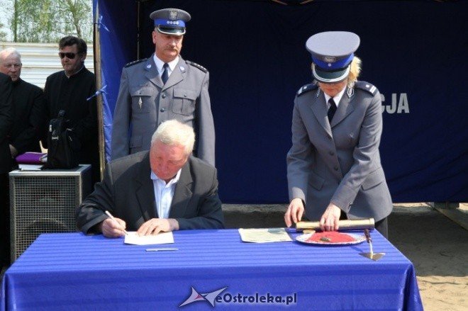 wmurowanie aktu erekcyjnego pod KMP (28.04.2011) - zdjęcie #64 - eOstroleka.pl