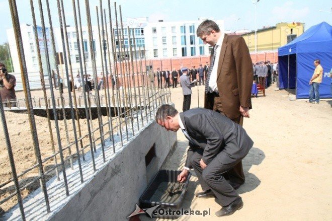 wmurowanie aktu erekcyjnego pod KMP (28.04.2011) - zdjęcie #25 - eOstroleka.pl