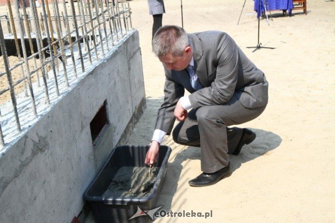 wmurowanie aktu erekcyjnego pod KMP (28.04.2011) - zdjęcie #36 - eOstroleka.pl