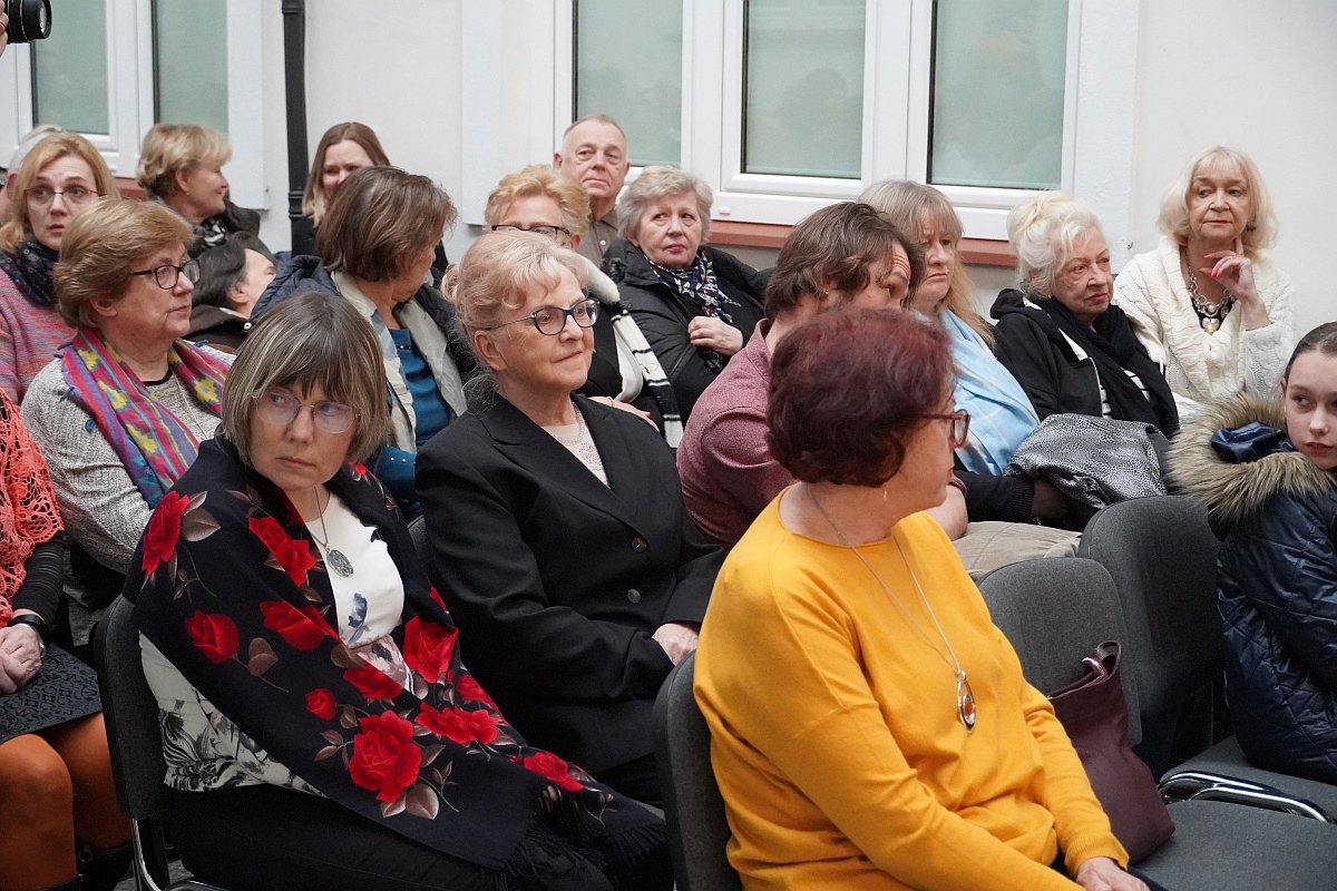 Pieśni pasyjne. Adam Strug i Monodia Polska w Muzeum Kultury Kurpiowskiej [03.04.2023] - zdjęcie #20 - eOstroleka.pl