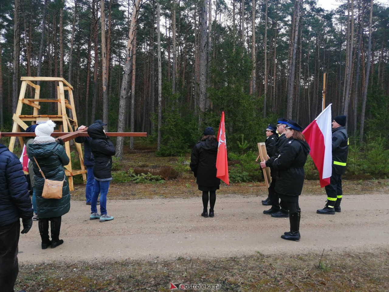 Droga krzyżowa w Kamiance [03.04.2023] - zdjęcie #9 - eOstroleka.pl