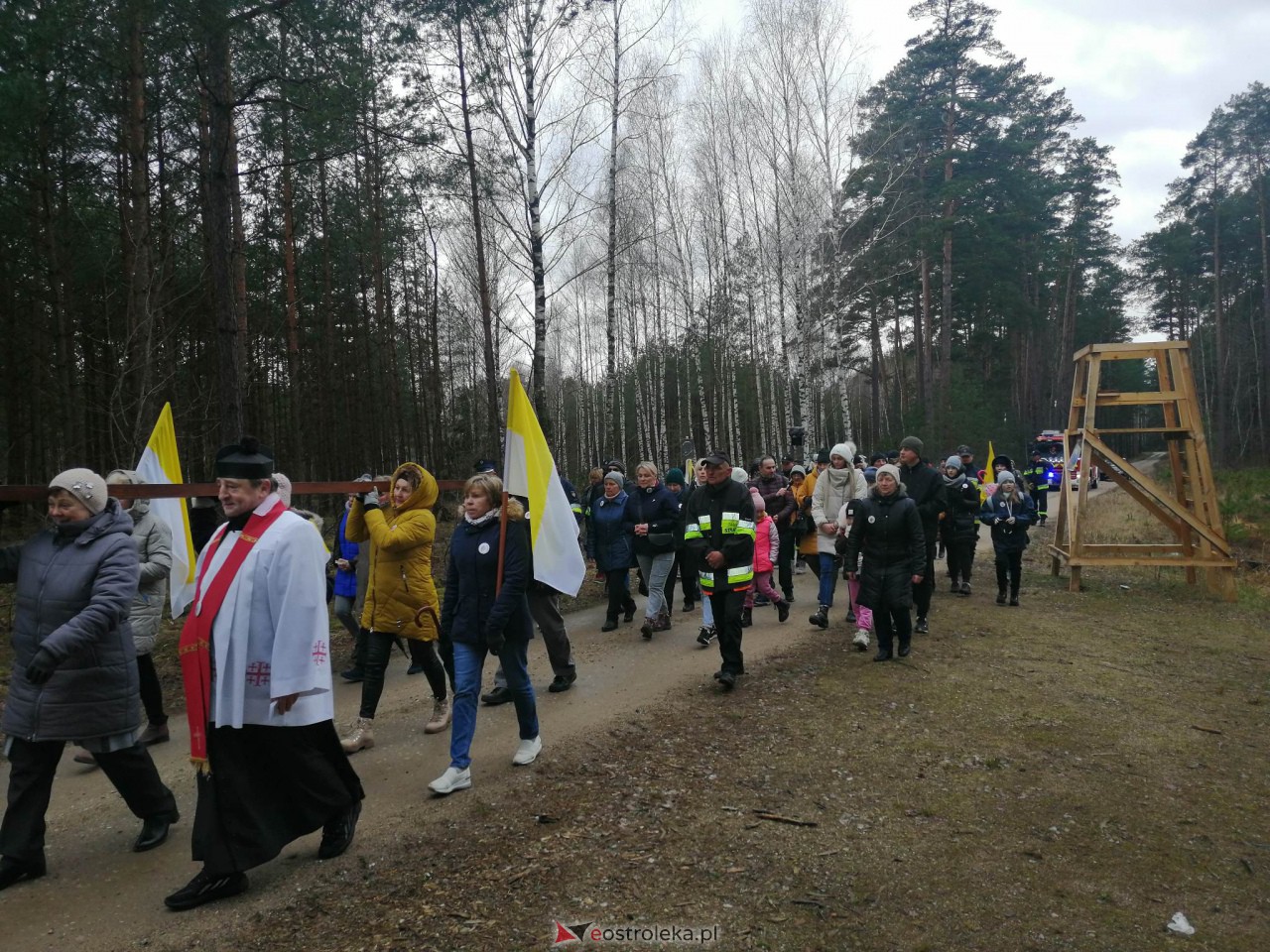 Droga krzyżowa w Kamiance [03.04.2023] - zdjęcie #7 - eOstroleka.pl