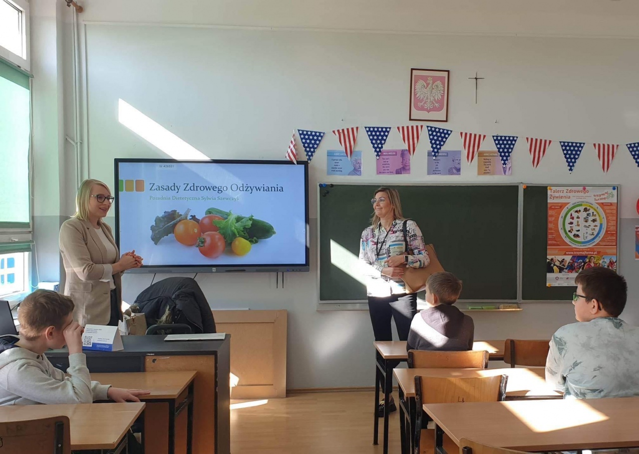 „Trzymaj Formę” w Szkole Podstawowej nr 2  - zdjęcie #2 - eOstroleka.pl