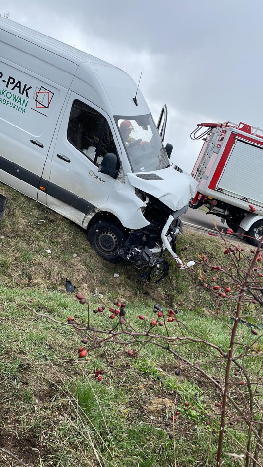 W tym wypadku ucierpiał 16-letni pasażer [05.04.2023] - zdjęcie #1 - eOstroleka.pl