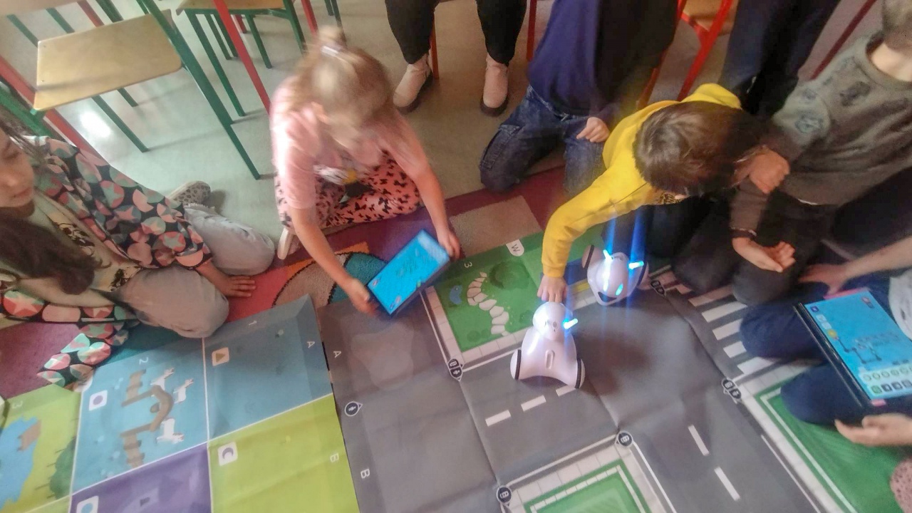 Nauka programowania w SP 10 w Ostrołęce [05.04.2023] - zdjęcie #13 - eOstroleka.pl