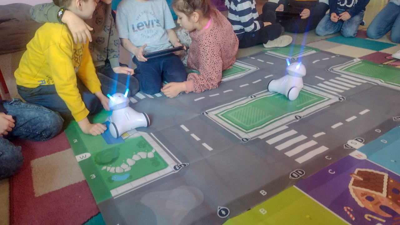 Nauka programowania w SP 10 w Ostrołęce [05.04.2023] - zdjęcie #11 - eOstroleka.pl