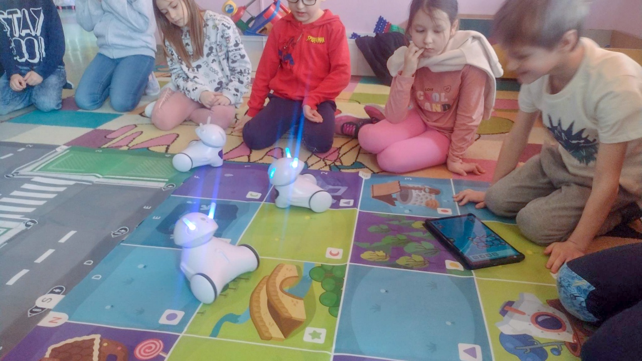 Nauka programowania w SP 10 w Ostrołęce [05.04.2023] - zdjęcie #10 - eOstroleka.pl