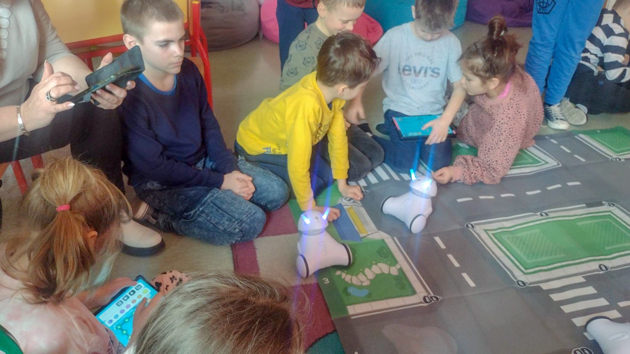 Nauka programowania w SP 10 w Ostrołęce [05.04.2023] - zdjęcie #9 - eOstroleka.pl