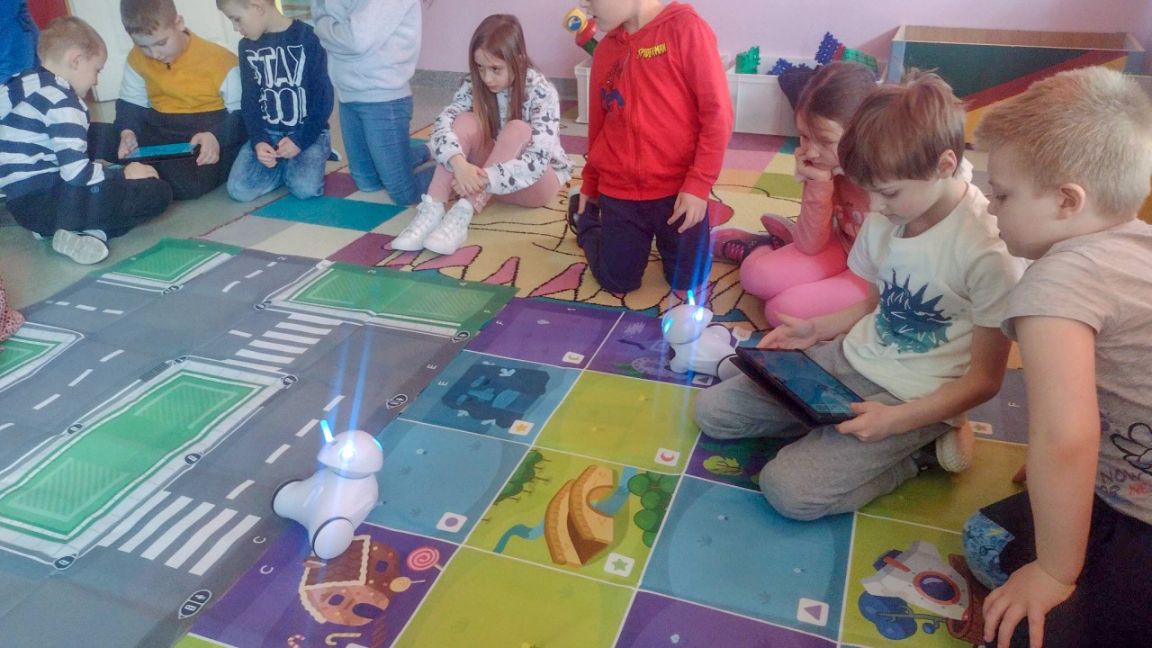 Nauka programowania w SP 10 w Ostrołęce [05.04.2023] - zdjęcie #7 - eOstroleka.pl