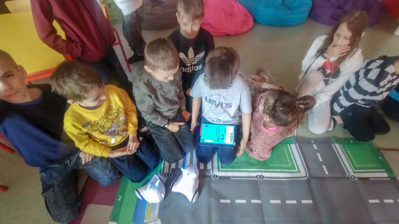 Nauka programowania w SP 10 w Ostrołęce [05.04.2023] - zdjęcie #5 - eOstroleka.pl