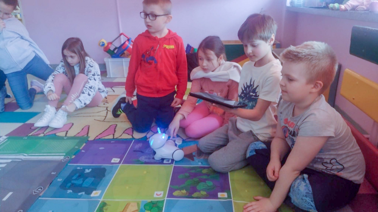 Nauka programowania w SP 10 w Ostrołęce [05.04.2023] - zdjęcie #4 - eOstroleka.pl