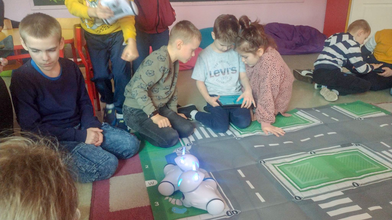 Nauka programowania w SP 10 w Ostrołęce [05.04.2023] - zdjęcie #3 - eOstroleka.pl