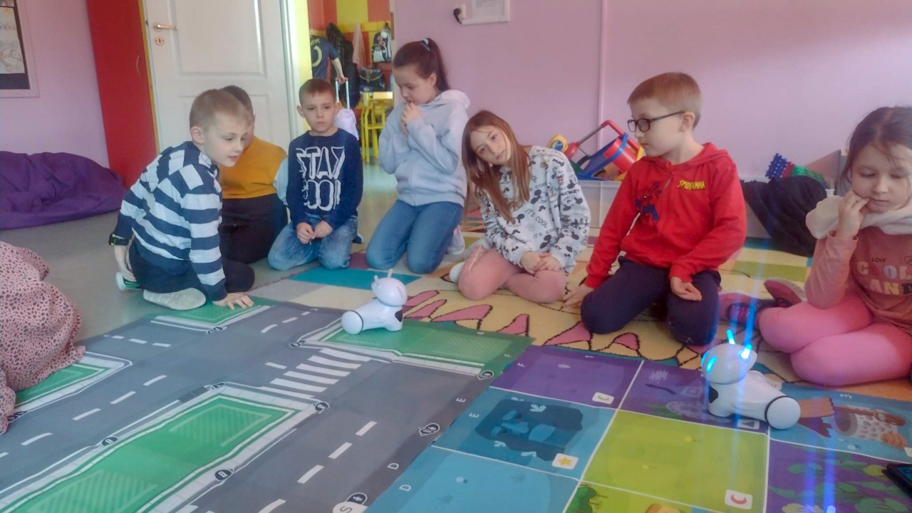 Nauka programowania w SP 10 w Ostrołęce [05.04.2023] - zdjęcie #1 - eOstroleka.pl