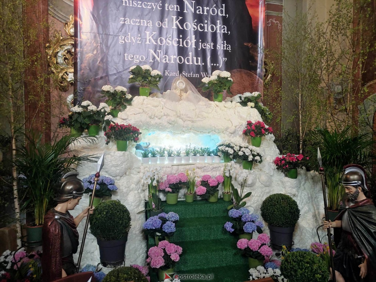 Groby Jezusa w ostrołęckich kościołach [8.04.2023] - zdjęcie #2 - eOstroleka.pl