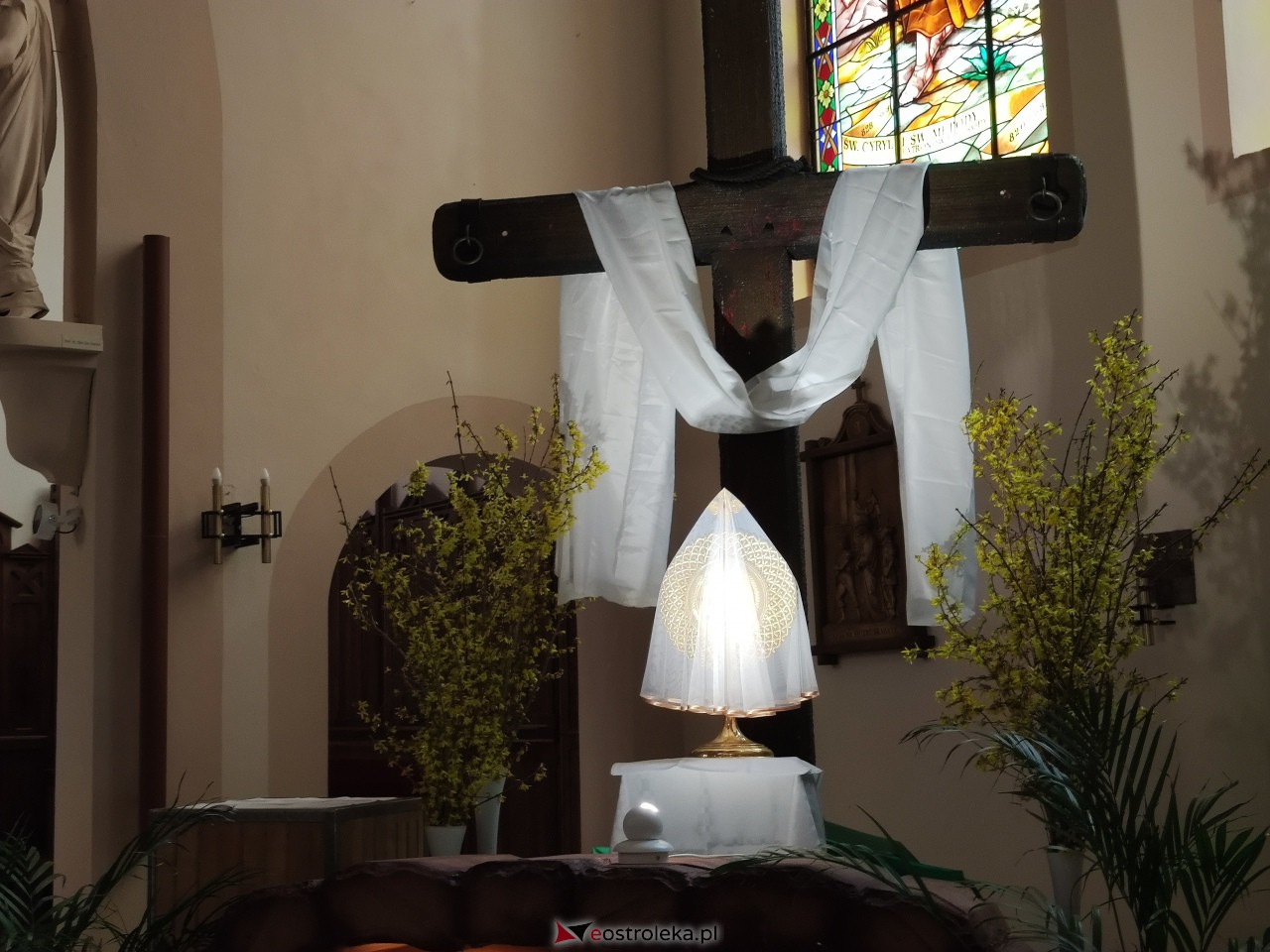 Groby Jezusa w ostrołęckich kościołach [8.04.2023] - zdjęcie #9 - eOstroleka.pl