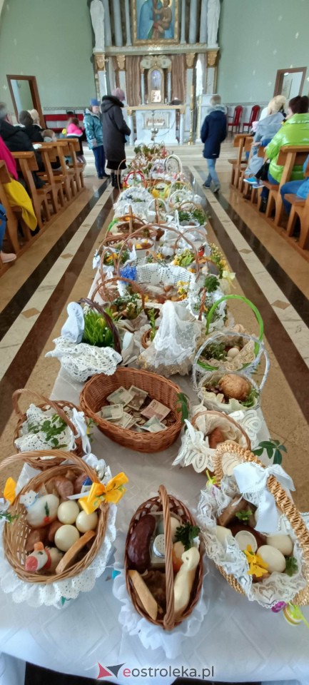 Święcenie pokarmów w Ostrołęce [08.04.2023] - zdjęcie #21 - eOstroleka.pl