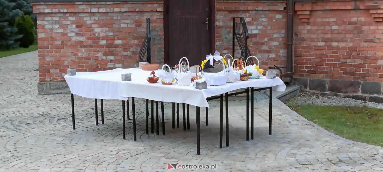 Święcenie pokarmów w Ostrołęce [08.04.2023] - zdjęcie #11 - eOstroleka.pl