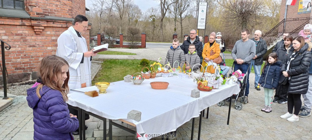 Święcenie pokarmów w Ostrołęce [08.04.2023] - zdjęcie #5 - eOstroleka.pl