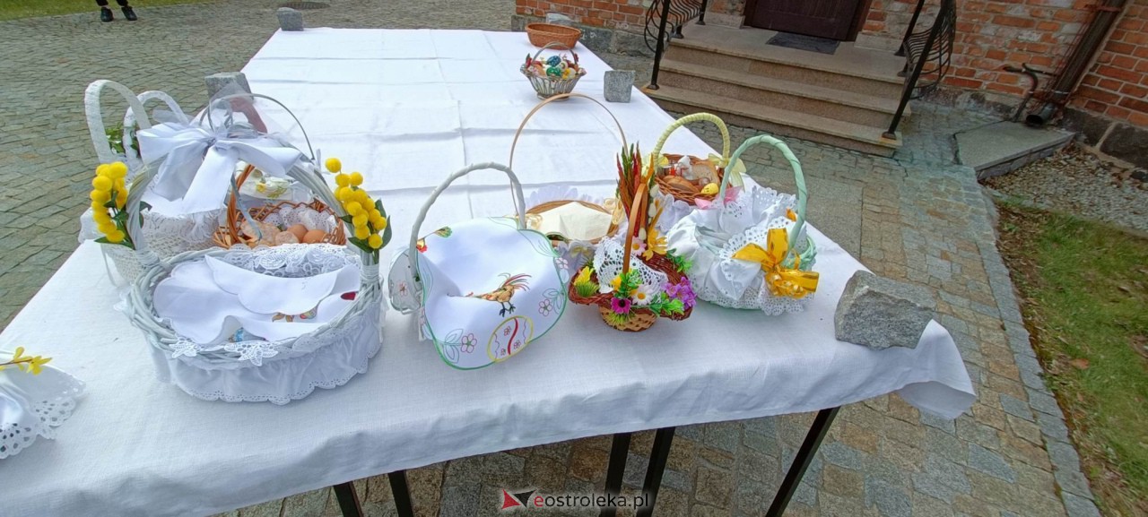 Święcenie pokarmów w Ostrołęce [08.04.2023] - zdjęcie #2 - eOstroleka.pl