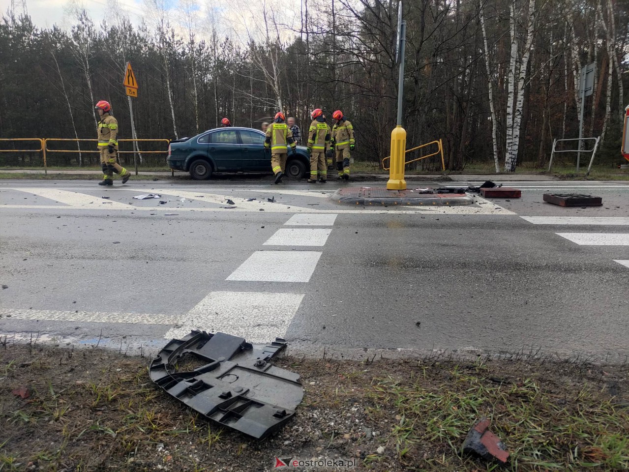 Wypadek w Szwendrowym Moście [10.04.2023] - zdjęcie #5 - eOstroleka.pl