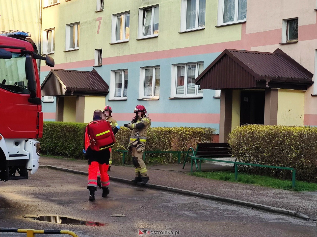 Akcja służb przy ul. Powstańców [10.04.2023] - zdjęcie #6 - eOstroleka.pl