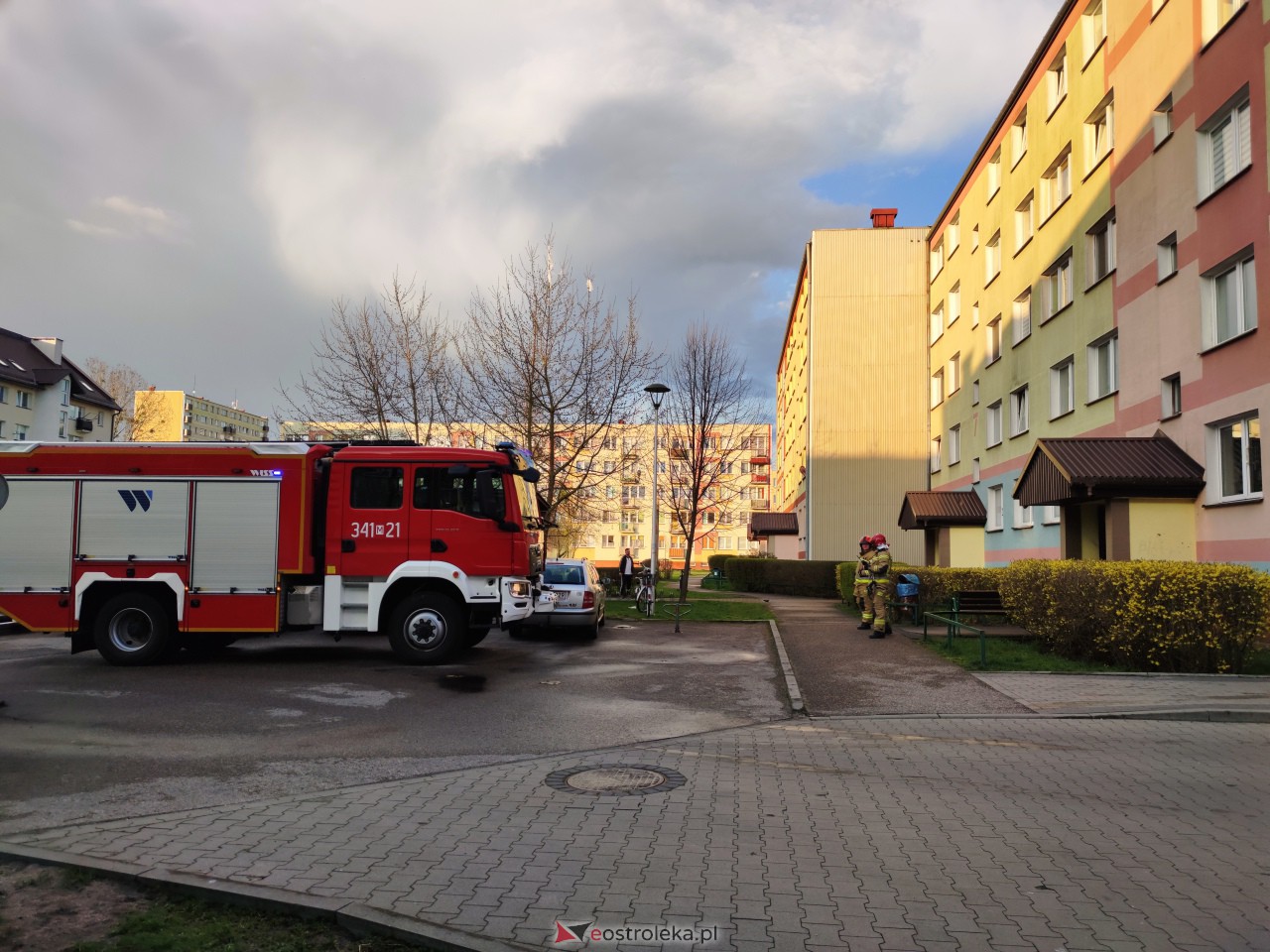 Akcja służb przy ul. Powstańców [10.04.2023] - zdjęcie #5 - eOstroleka.pl