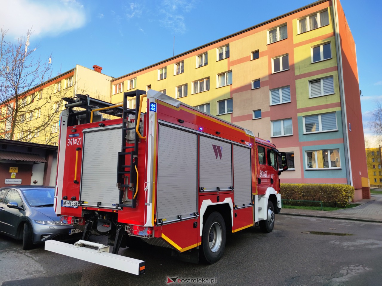 Akcja służb przy ul. Powstańców [10.04.2023] - zdjęcie #2 - eOstroleka.pl
