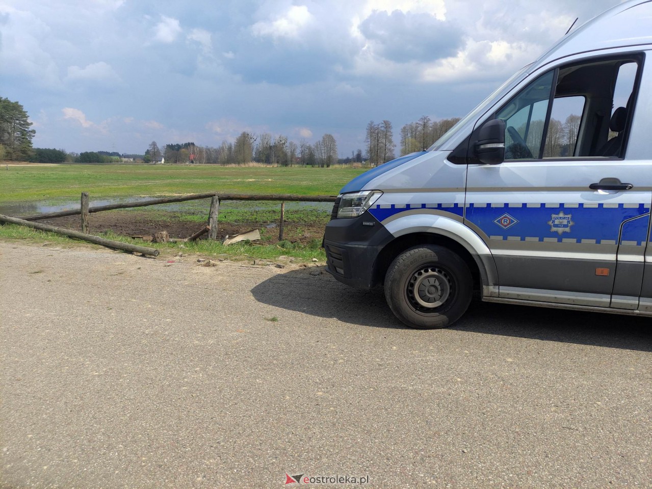 Wypadek w Olszewce [12.04.2023] - zdjęcie #2 - eOstroleka.pl