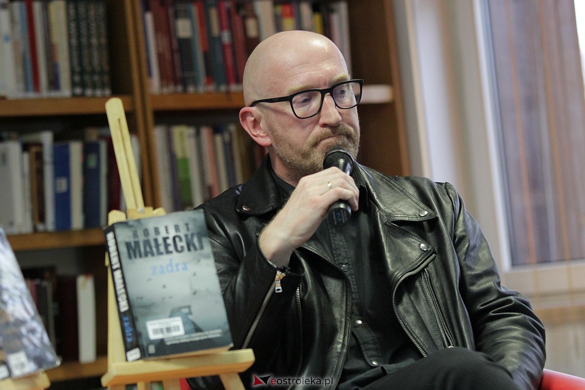 Robert Małecki w Ostrołęce [13.04.2023] - zdjęcie #12 - eOstroleka.pl