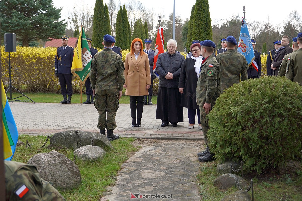 Obchody 83. Rocznicy Zbrodni Katynskiej w Ostrołęce [13.04.2023] - zdjęcie #15 - eOstroleka.pl