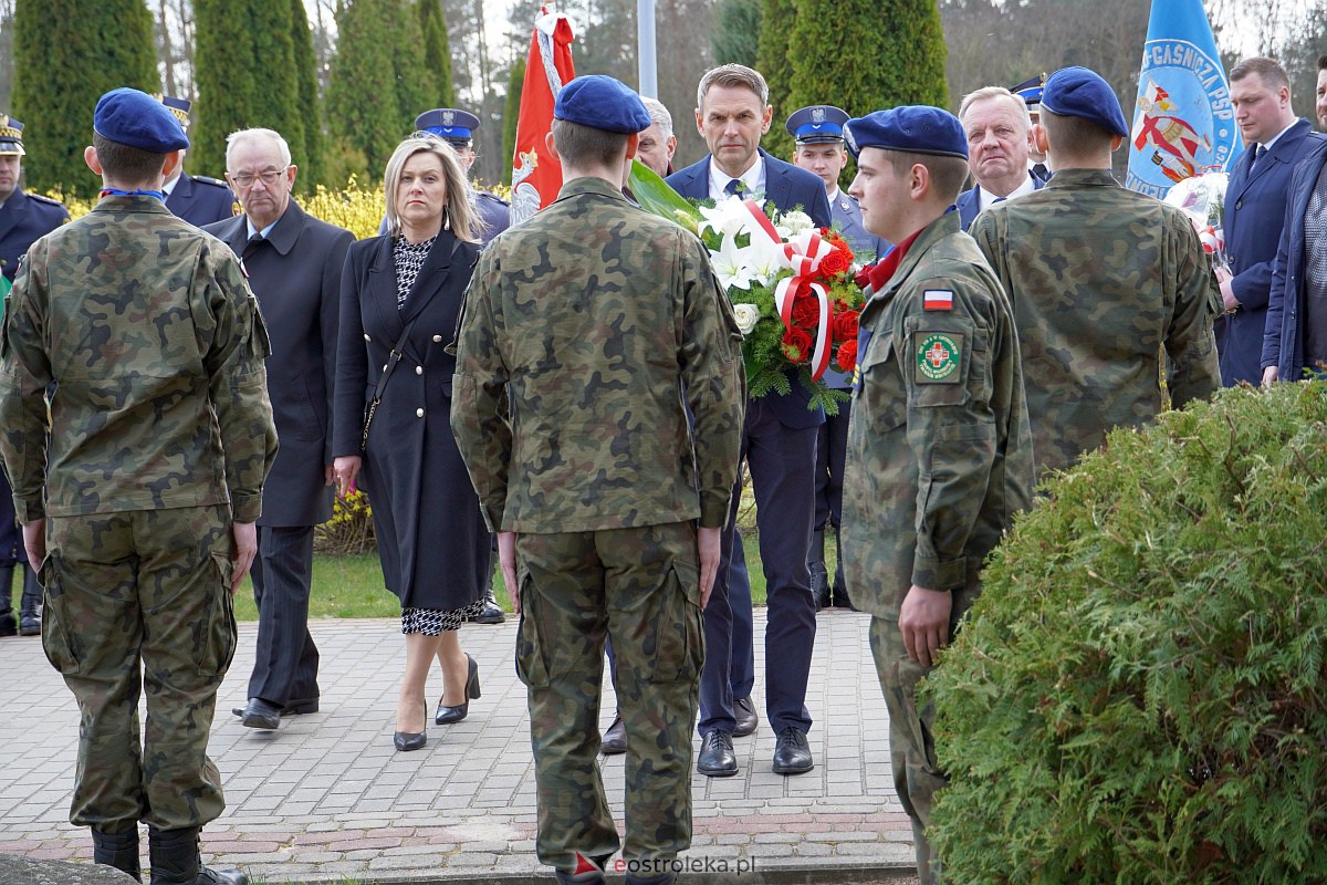 Obchody 83. Rocznicy Zbrodni Katynskiej w Ostrołęce [13.04.2023] - zdjęcie #10 - eOstroleka.pl