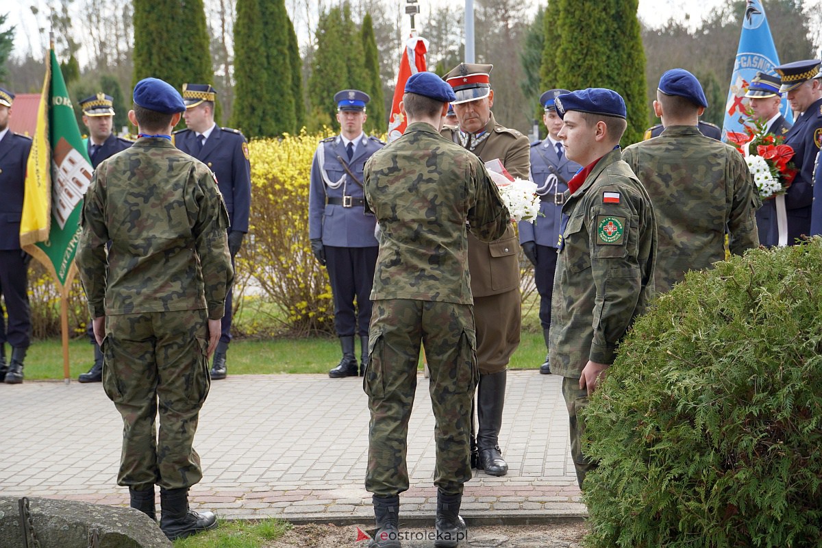 Obchody 83. Rocznicy Zbrodni Katynskiej w Ostrołęce [13.04.2023] - zdjęcie #5 - eOstroleka.pl