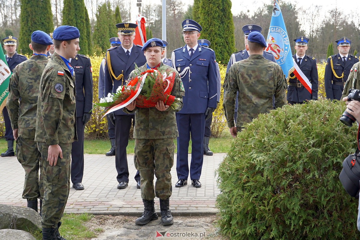 Obchody 83. Rocznicy Zbrodni Katynskiej w Ostrołęce [13.04.2023] - zdjęcie #2 - eOstroleka.pl