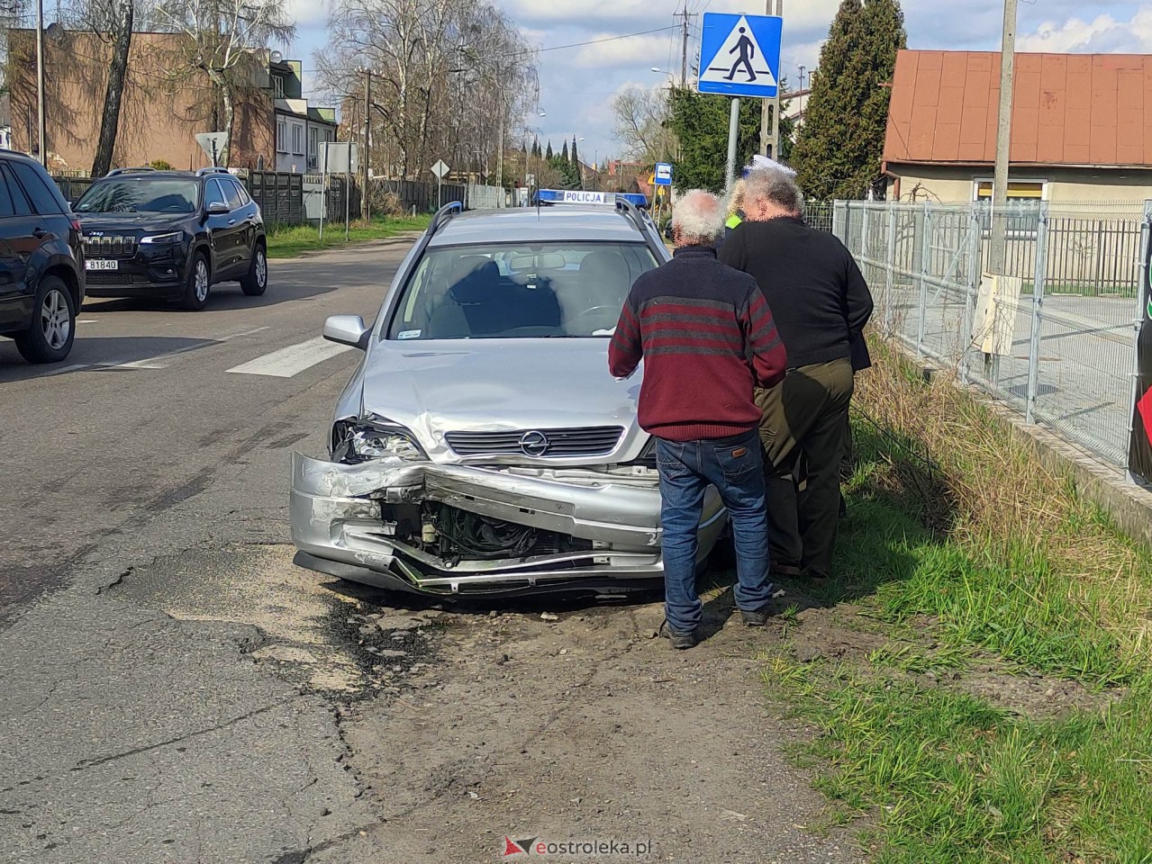 Wypadek na Stacha Konwy [13.04.2023] - zdjęcie #1 - eOstroleka.pl
