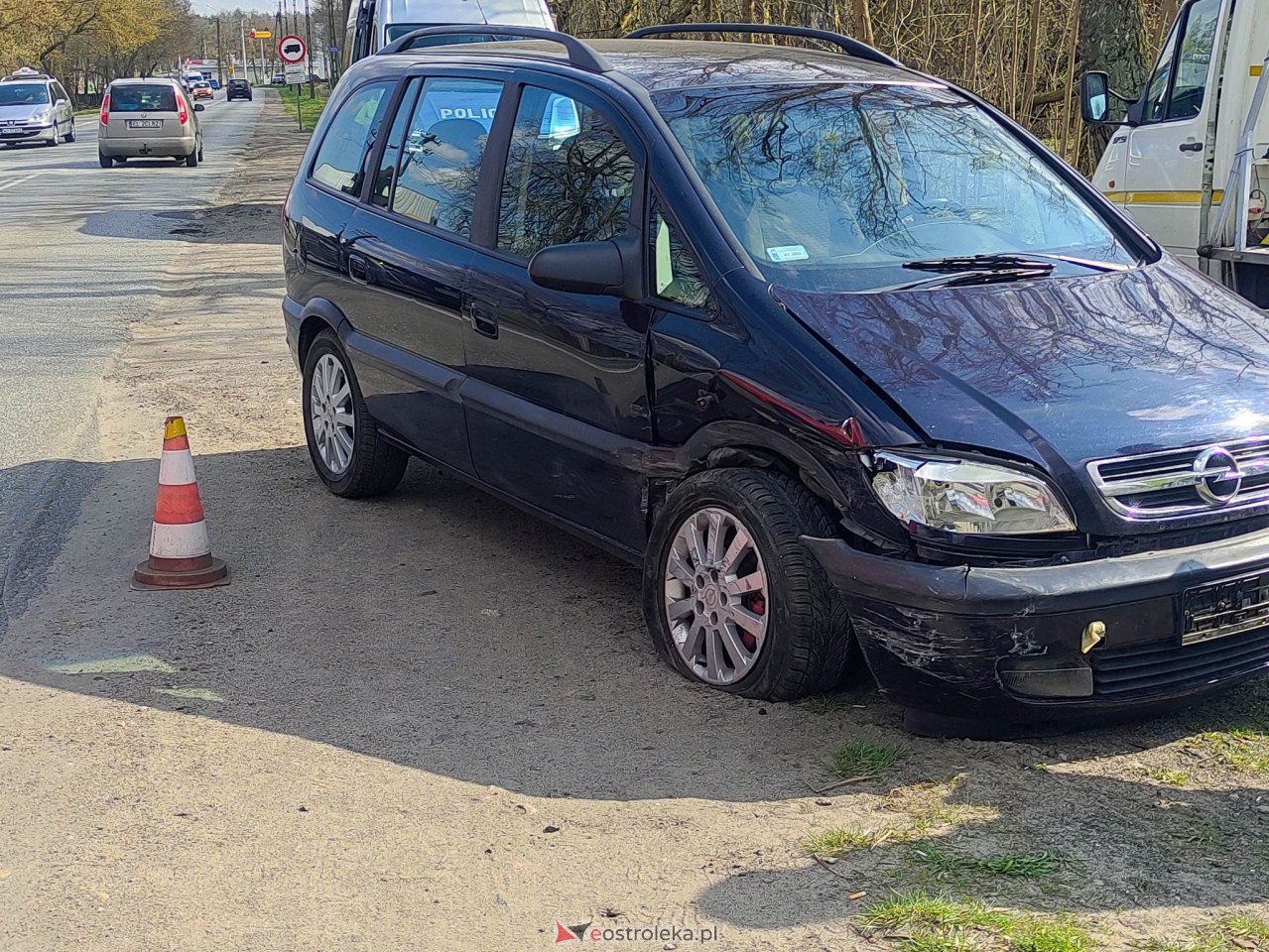 Wypadek na Stacha Konwy [13.04.2023] - zdjęcie #7 - eOstroleka.pl