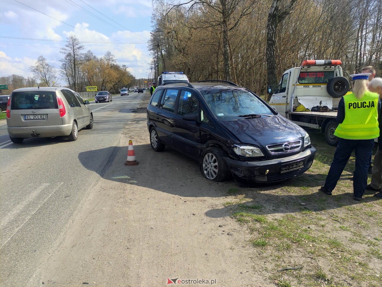 Wypadek na Stacha Konwy [13.04.2023] - zdjęcie #6 - eOstroleka.pl