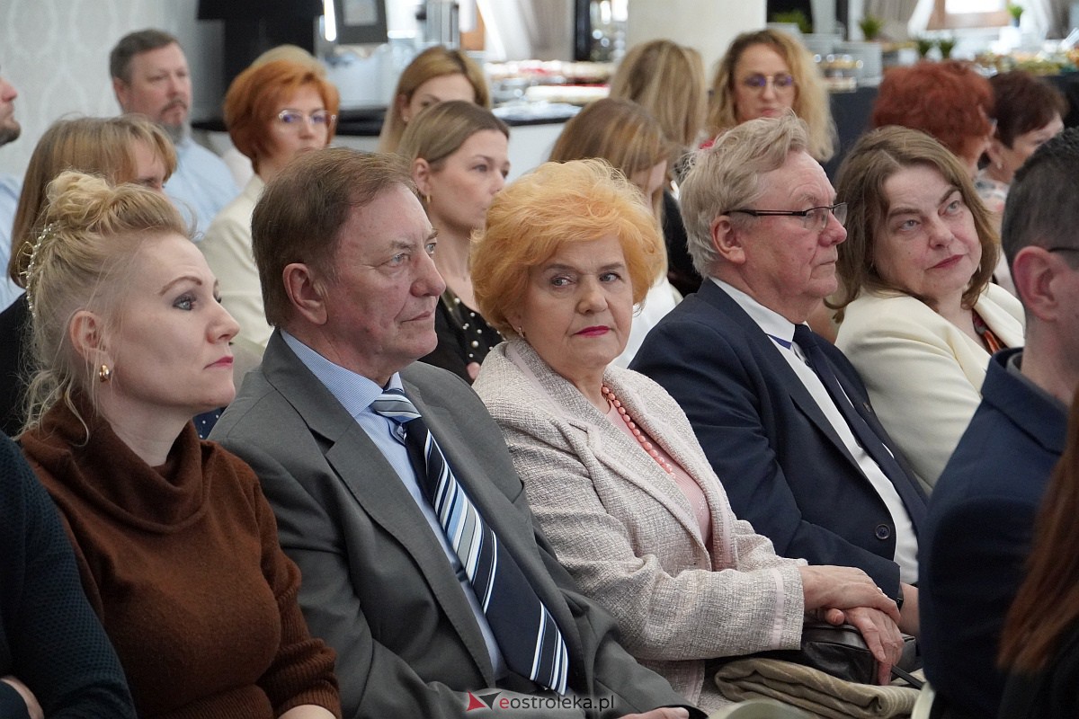 Złote Gody. Jubileusz świętowało ponad 40 par z Ostrołęki [14.04.2023] - zdjęcie #165 - eOstroleka.pl