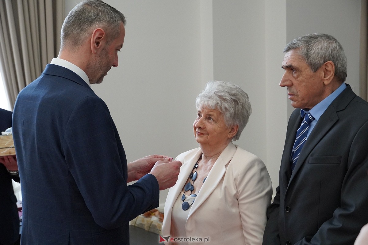 Złote Gody. Jubileusz świętowało ponad 40 par z Ostrołęki [14.04.2023] - zdjęcie #114 - eOstroleka.pl