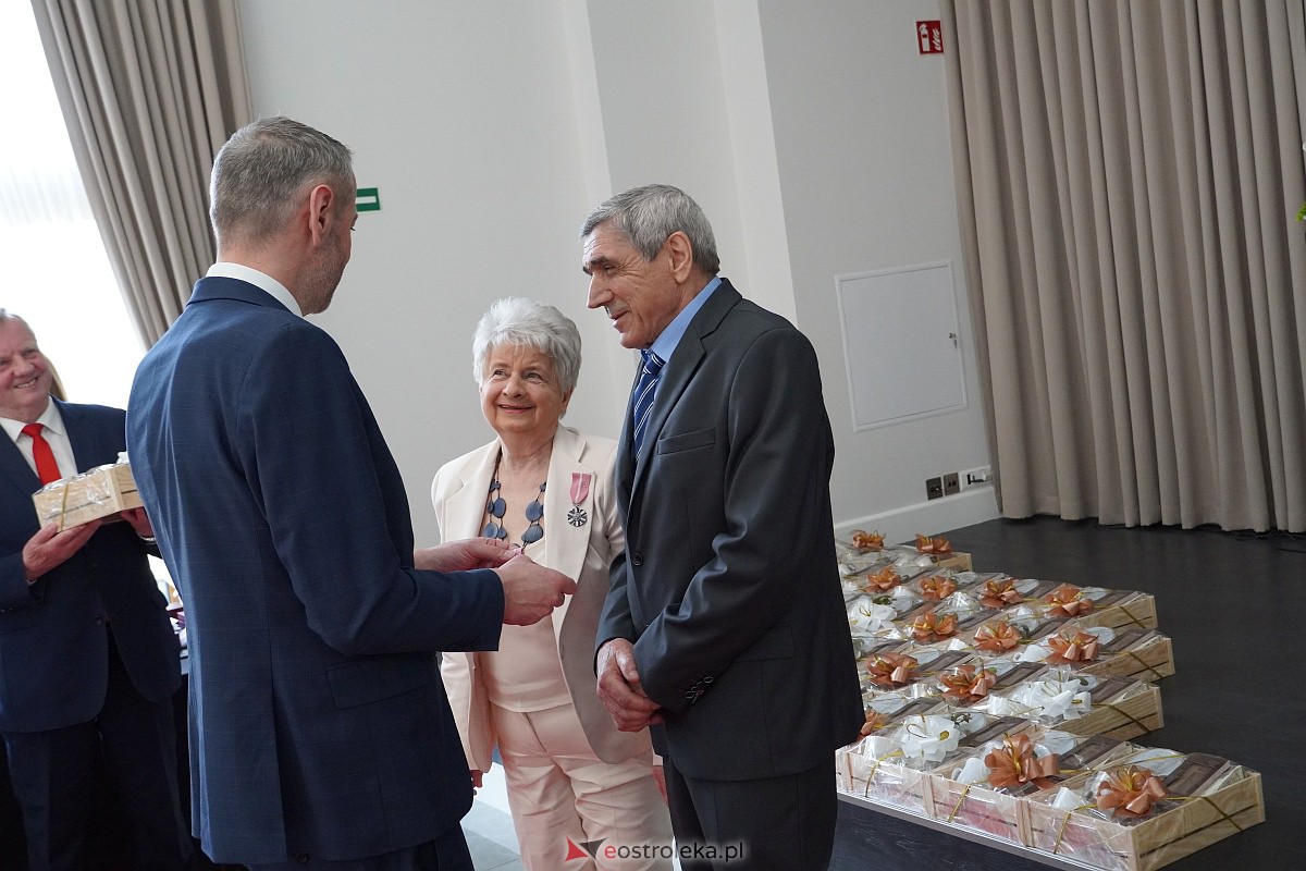 Złote Gody. Jubileusz świętowało ponad 40 par z Ostrołęki [14.04.2023] - zdjęcie #113 - eOstroleka.pl