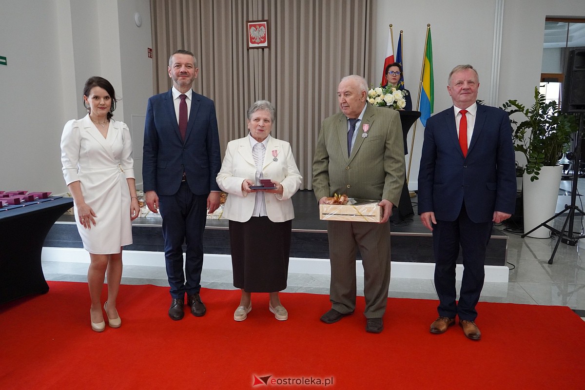 Złote Gody. Jubileusz świętowało ponad 40 par z Ostrołęki [14.04.2023] - zdjęcie #82 - eOstroleka.pl