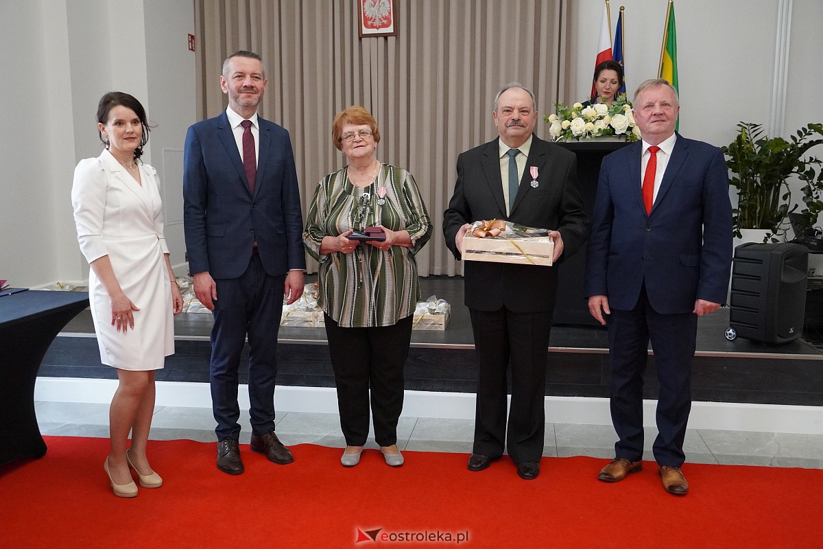 Złote Gody. Jubileusz świętowało ponad 40 par z Ostrołęki [14.04.2023] - zdjęcie #112 - eOstroleka.pl