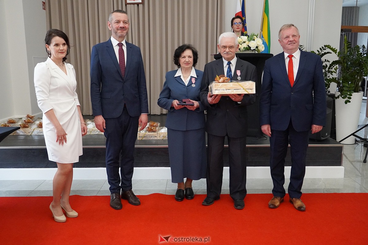 Złote Gody. Jubileusz świętowało ponad 40 par z Ostrołęki [14.04.2023] - zdjęcie #121 - eOstroleka.pl