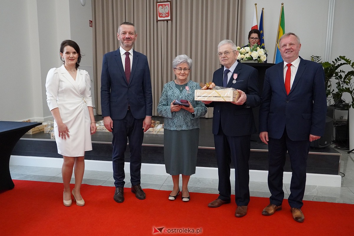 Złote Gody. Jubileusz świętowało ponad 40 par z Ostrołęki [14.04.2023] - zdjęcie #134 - eOstroleka.pl